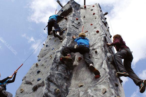 mobile_climbing_wall_01